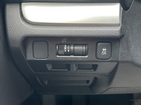 Used 2016 Subaru Crosstrek 2.0i Premium image 18