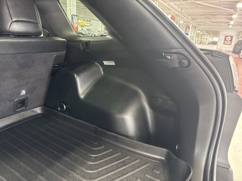 Used 2019 Jeep Cherokee Limited image 35