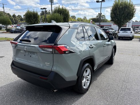 Used 2021 Toyota RAV4 XLE w/ Convenience Package image 7