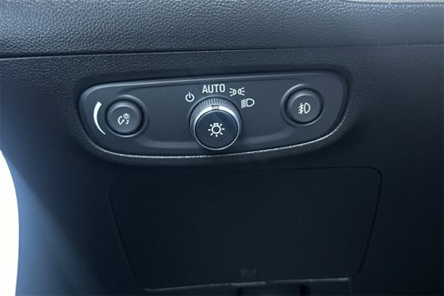 Used 2020 Buick Encore GX Essence w/ Experience Buick Package image 31