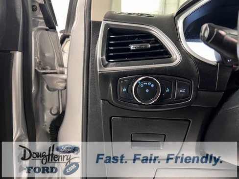 Used 2017 Ford Edge Titanium w/ Technology Package image 26