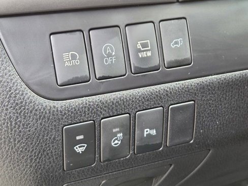 Used 2019 Toyota Highlander Limited Platinum image 18