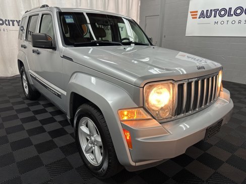 Used 2012 Jeep Liberty Limited image 2