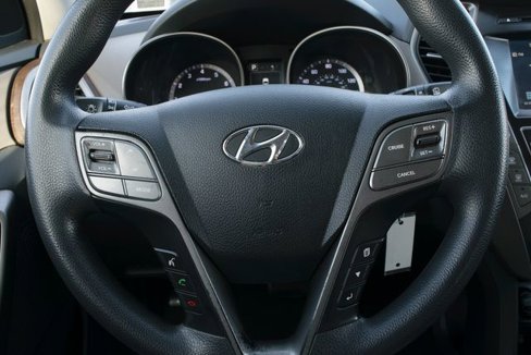 Used 2017 Hyundai Santa Fe SE image 25