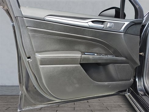 Used 2015 Ford Fusion Titanium image 17