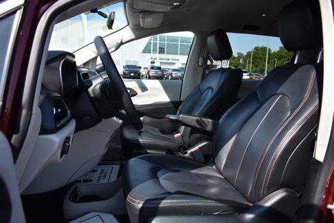 Used 2019 Chrysler Pacifica LX image 26