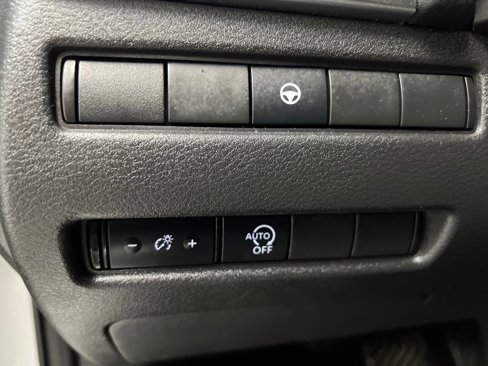 Used 2023 Nissan Rogue SV image 38