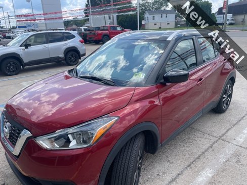 Used 2019 Nissan Kicks SV image 2