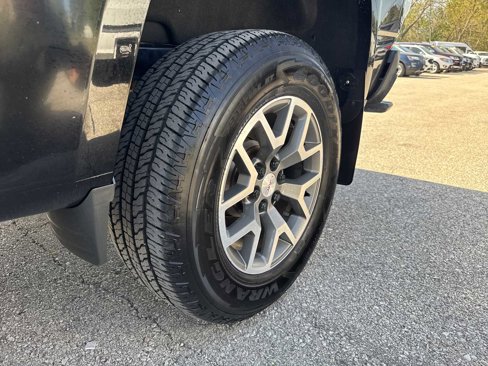 Used 2015 GMC Canyon SLE image 14