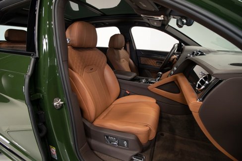 Used 2022 Bentley Bentayga image 56
