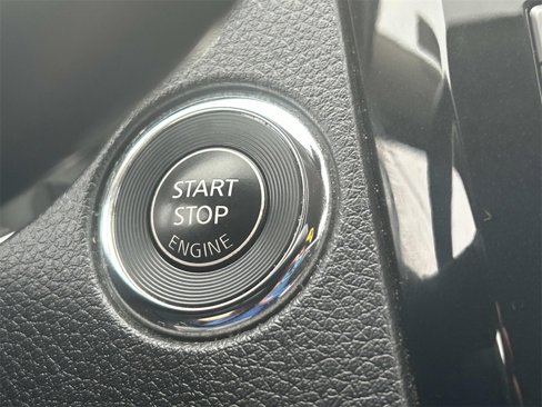 Used 2020 Nissan Rogue SV image 34