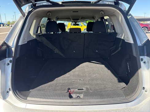 Used 2024 Nissan Rogue SV image 26