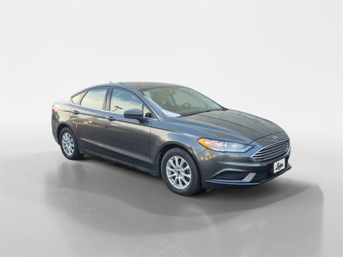 Used 2017 Ford Fusion S image 2