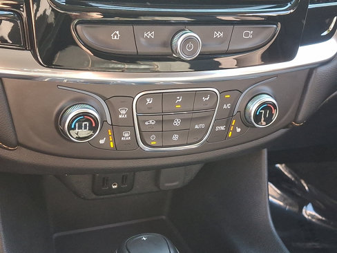 Used 2018 Chevrolet Traverse LT image 14