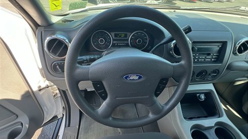 Used 2006 Ford Expedition XLT image 25