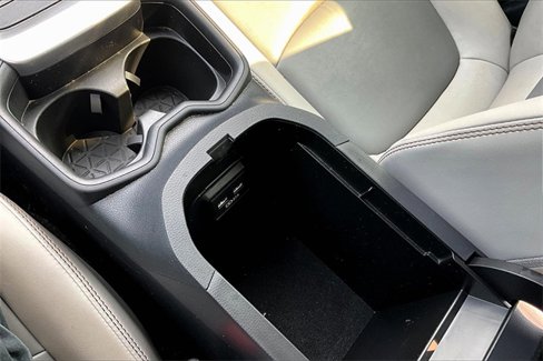 Used 2021 Toyota RAV4 XLE Premium image 25