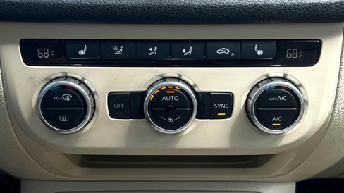 Used 2013 Volkswagen Tiguan SEL image 32