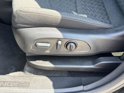 Used 2024 Chevrolet Equinox LT image 15