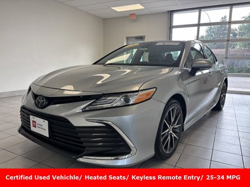 Certified 2021 Toyota Camry XLE image 1