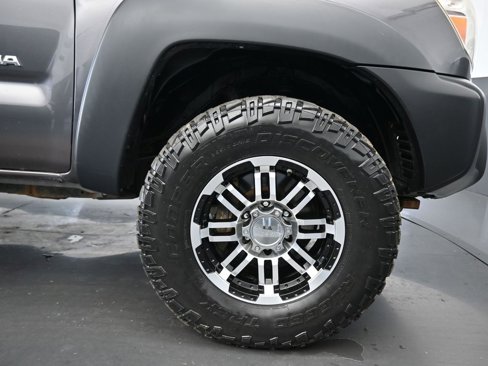 Used 2014 Toyota Tacoma PreRunner image 46