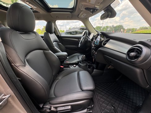 Used 2022 MINI Cooper S w/ Premium Package image 21