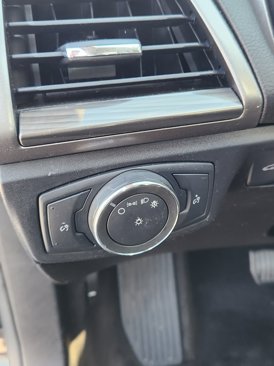 Used 2018 Ford Fusion SE w/ Fusion SE Technology Package image 15