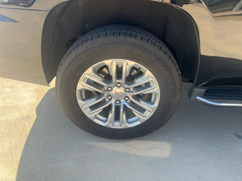 Used 2017 GMC Yukon SLT image 17