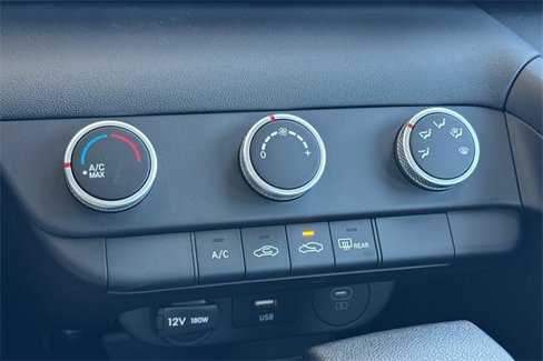 New 2025 Hyundai Elantra SE image 16