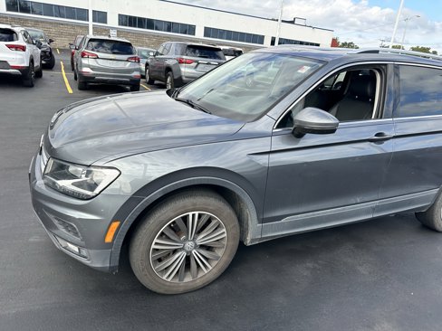 Used 2018 Volkswagen Tiguan SEL w/ 3rd Row Seat Package image 4