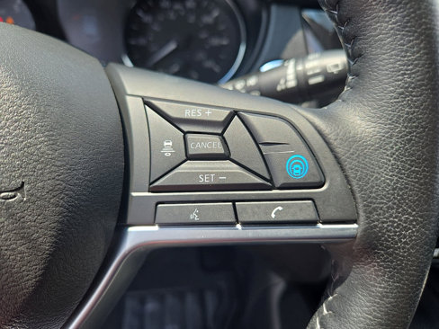 Used 2022 Nissan Rogue Sport SV w/ Technology Package image 23
