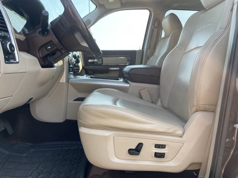 Used 2016 RAM 1500 Laramie w/ Convenience Group image 20