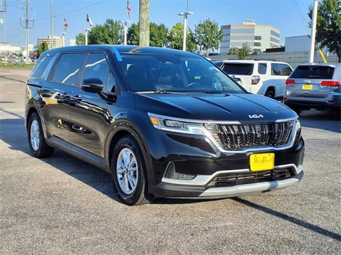 Used 2022 Kia Carnival LX image 23