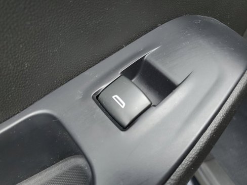 Used 2022 Chevrolet Traverse RS image 18