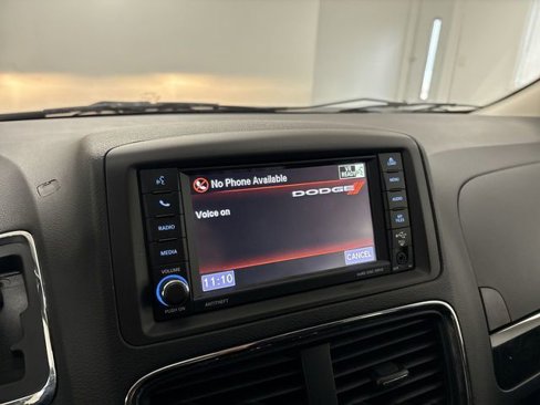 Used 2018 Dodge Grand Caravan SE image 23