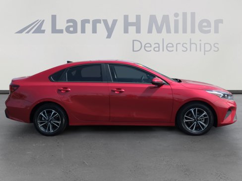 Used 2024 Kia Forte LXS w/ LXS Technology Package image 6