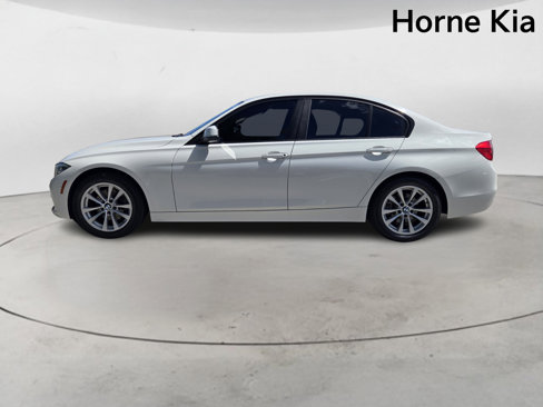 Used 2018 BMW 320i xDrive Sedan w/ Convenience Package image 6