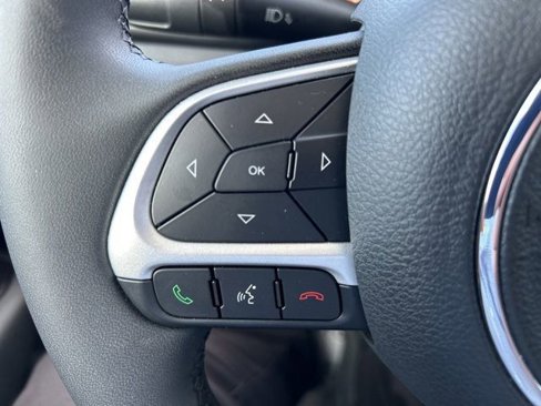 Used 2023 Jeep Renegade Altitude w/ Sun/Sound Group image 19