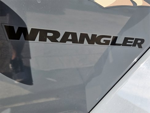 Used 2015 Jeep Wrangler Sahara w/ Connectivity Group image 14