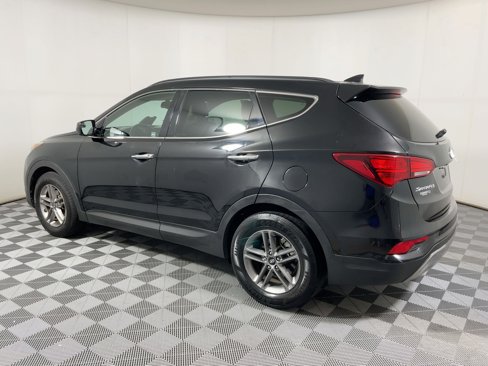 Used 2017 Hyundai Santa Fe Sport image 2