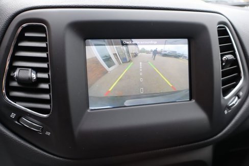Used 2019 Jeep Compass Latitude w/ Cold Weather Group image 19