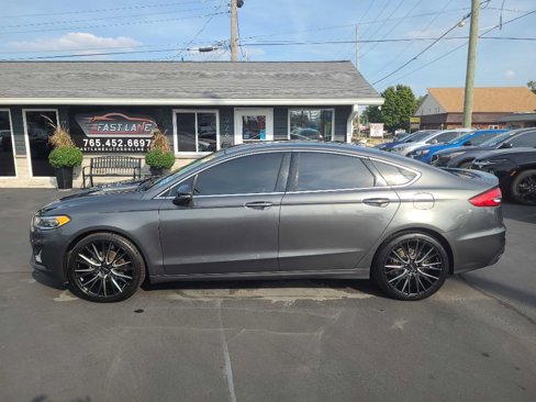 Used 2020 Ford Fusion Titanium image 2