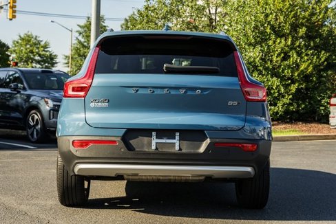 Certified 2023 Volvo XC40 B5 Plus w/ Driver Assist Package image 5