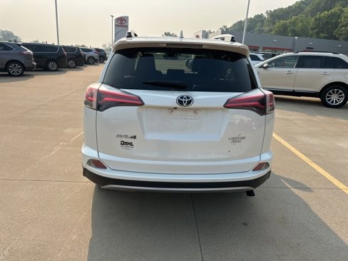 Used 2017 Toyota RAV4 Limited image 10