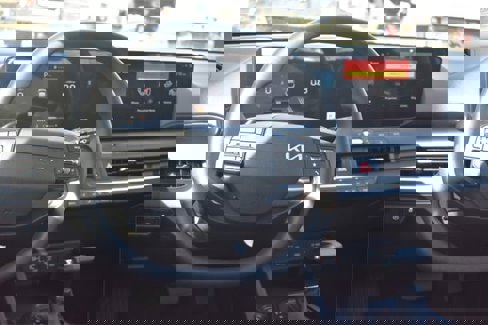New 2025 Kia K4 LXS image 16