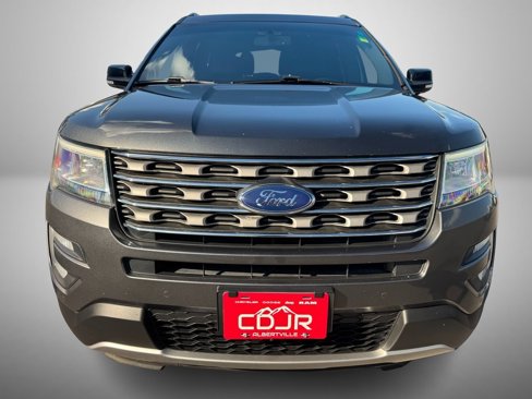 Used 2017 Ford Explorer XLT w/ Equipment Group 202A image 11