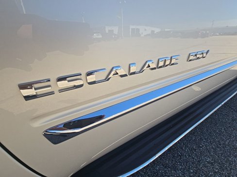 Used 2012 Cadillac Escalade ESV Luxury image 43