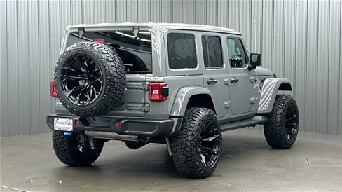 Used 2023 Jeep Wrangler Unlimited Sahara w/ Cold Weather Group image 5