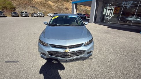 Used 2017 Chevrolet Malibu LT image 9