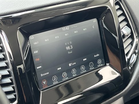 Used 2019 Jeep Compass Altitude image 26