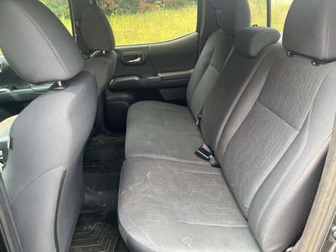 Used 2016 Toyota Tacoma SR image 19